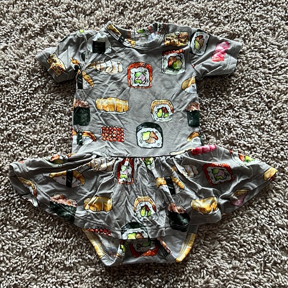 Posh Peanut Other - Posh Peanut Short Sleeve Twirl Skirt Bodysuit, 0-3mo